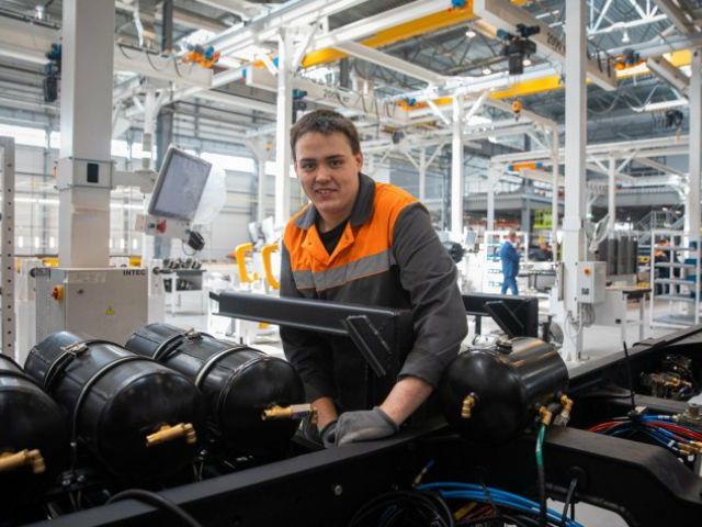 Автозавод Урал в Миассе запустил цех будущего: роботы, мезонин и российские технологии