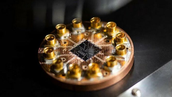 В МФТИ впервые запустили отечественный 12-кубитный квантовый процессор на базе сверхпроводников